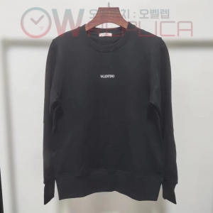 탑몽클 발렌티노 가슴로고 블랙 라운드 티셔츠 맨투맨