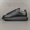 알렉산더 맥퀸 올블랙 오버솔 스니커즈 553761 WHGP0 1000